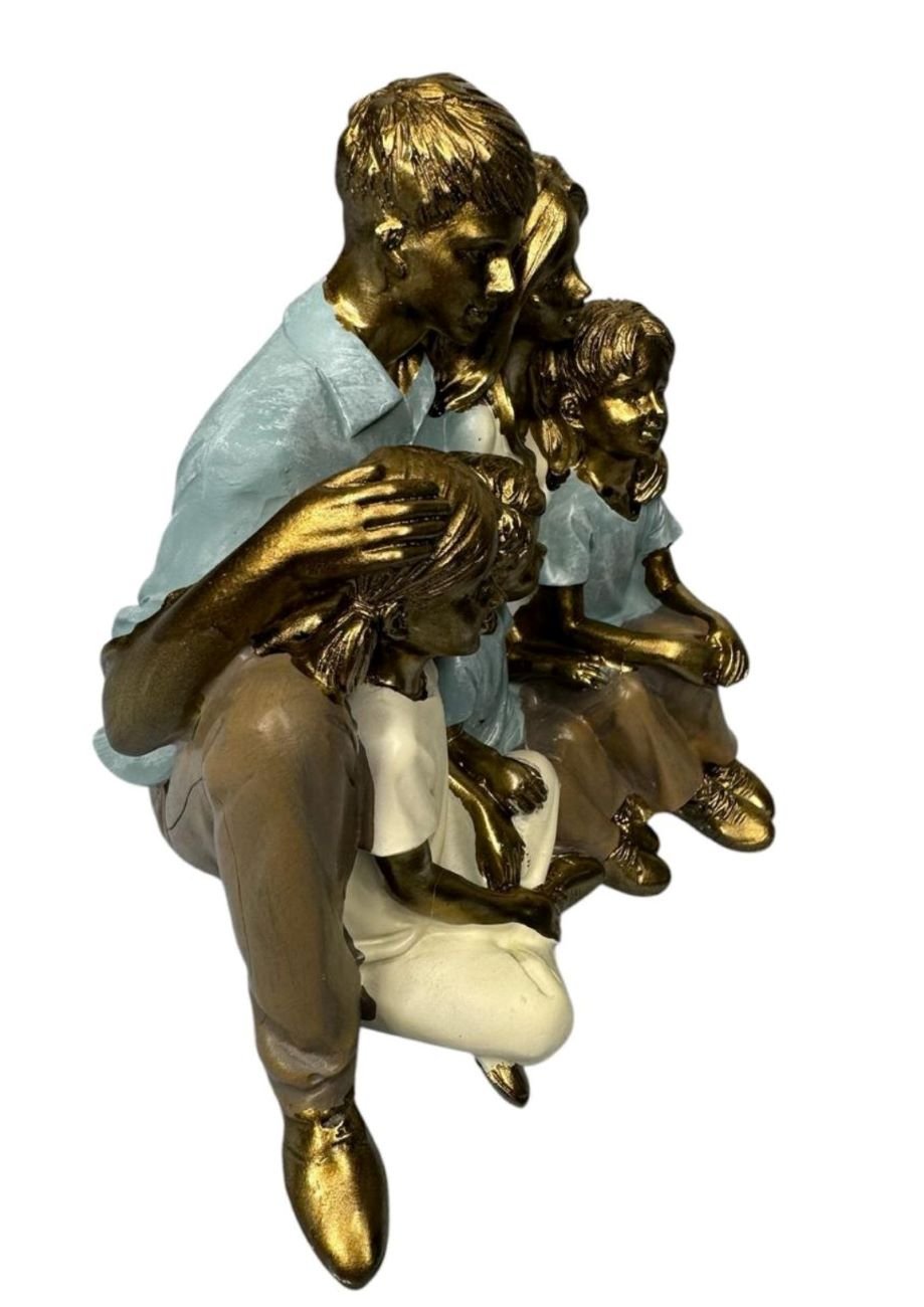 Escultura Resina Luxo Familia Pai Mãe 3 Filhos 2 Meninos 1 Menina - 4