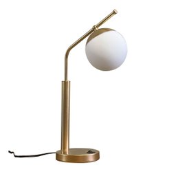 Abajur Luminária de Mesa para Sala ou Quarto Dourado com Globo Vidro Fosco 12cm - 3