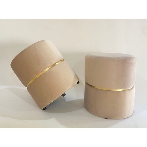 Kit 2 Puffs Redondo em Veludo com Detalhe Dourado, Inca Bege, Decorativo para Sala Moveis