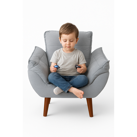 Mini Poltrona Cadeira Infantil de Criança Suede Cinza Claro Pés Palito