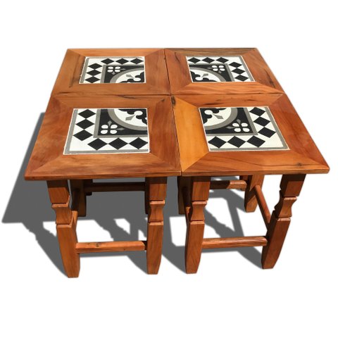 Kit de 4 Bancos Mesa de Centro Compacta Para Casa Pequena Libertas Rosas Artesanato