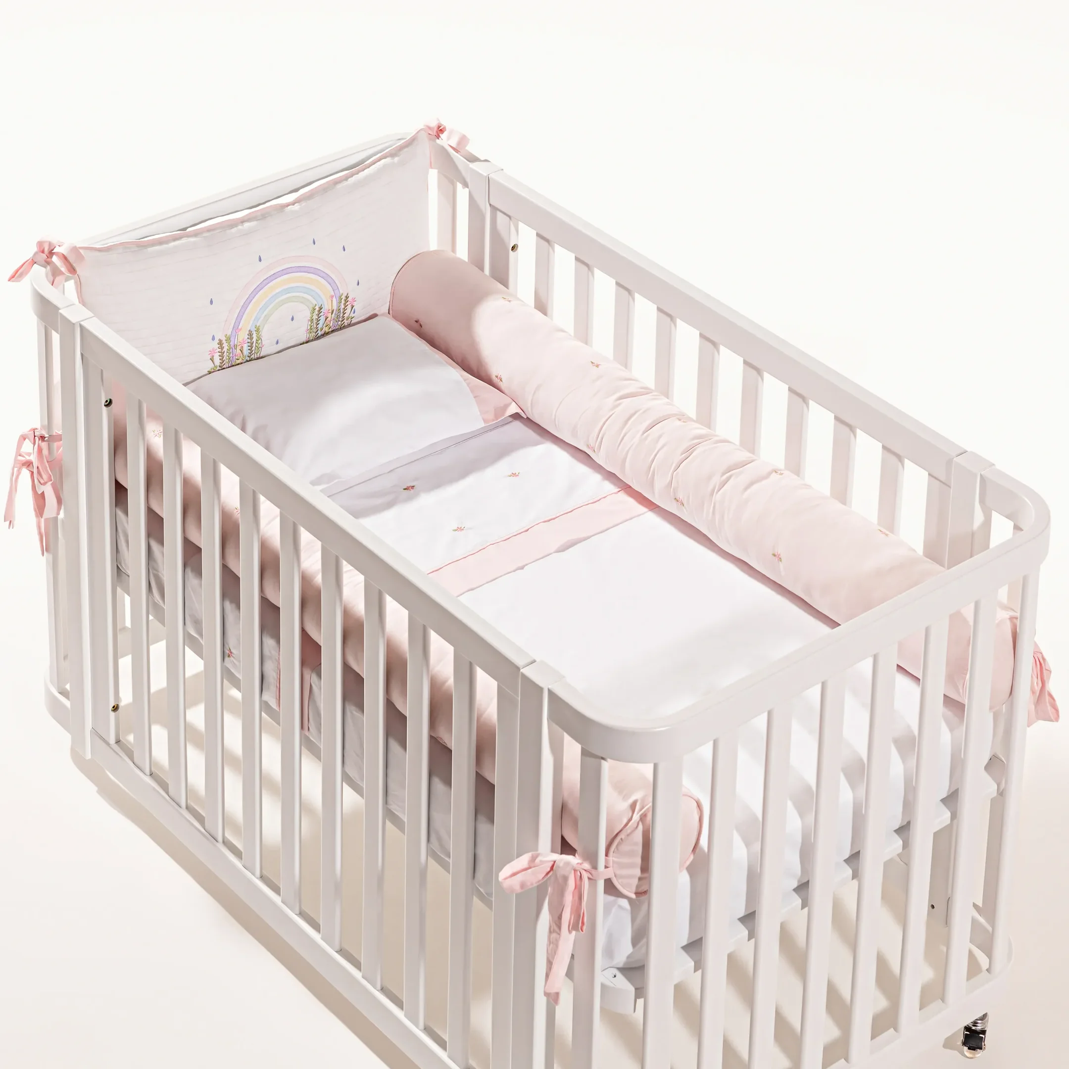 Ver imagem 1 de Combo Enxoval Arco-íris Bordado | 6 Peças | Berço Americano