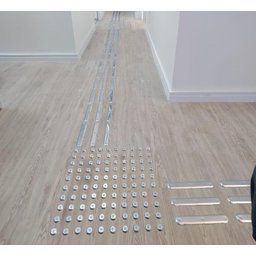 Piso Tátil Alerta Inox Parafusados Elementos Soltos Ml - 5