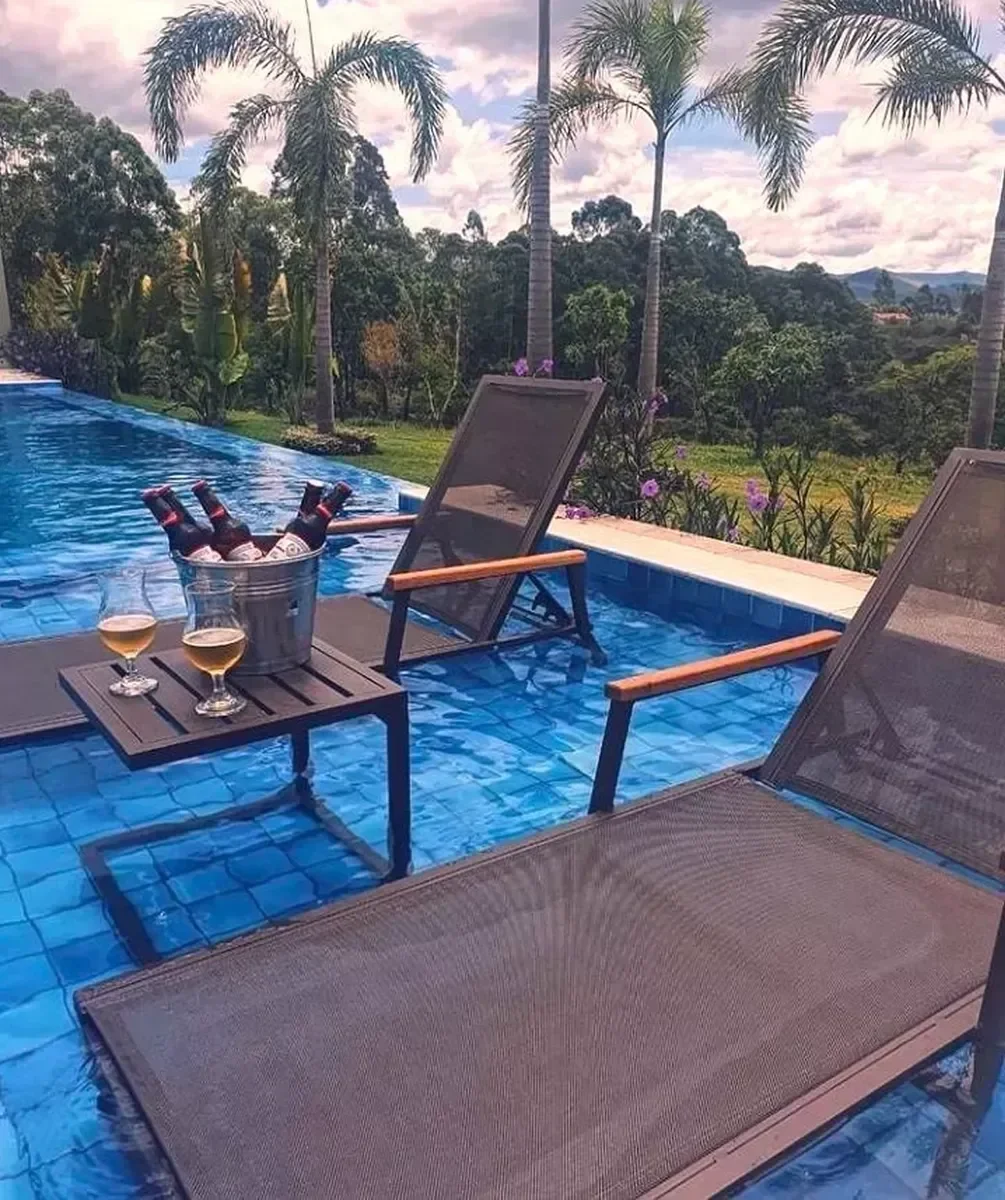 Ver imagem 2 de Mesinha Mesa Lateral Tampo Ripado Alumínio Espreguiçadeira Piscina