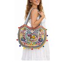 Ver imagem 2 de Bolsa Indiana Bordada a Linha