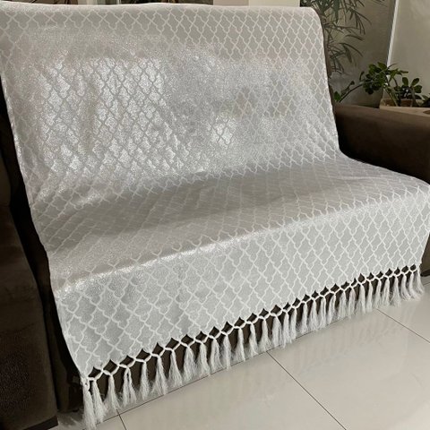 Manta Para Sofá em Tecido Jacquard Luxo Geométrico Branco e Prata 190x140cm Sua Casa Decor