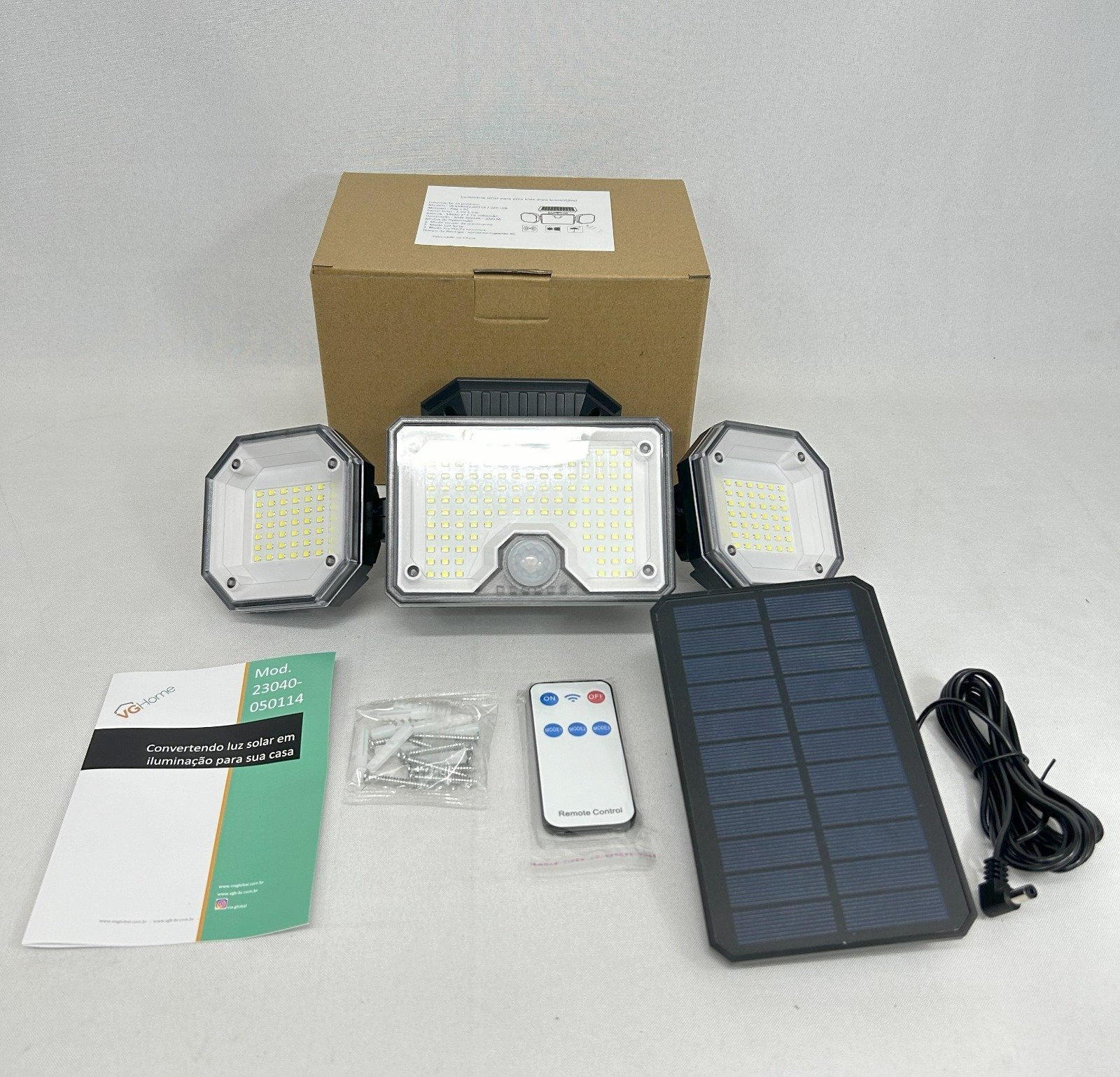 Luminária Solar com Sensor e Controle Remoto 380 Lumens 3 Cabeças Placa com Fio - 5