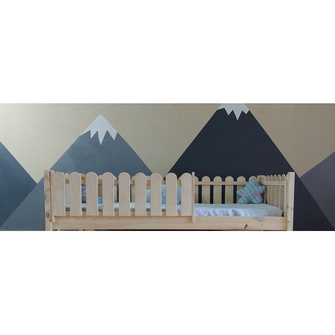 Cama Solteirão Base Montessoriana Madeira Maciça Pinus - Verniz Incolor - Grade Cercadinho Completa