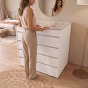 Ver imagem 6 de Cômoda 5 Gavetas com Organizador Tampo Vidro Belize Branco