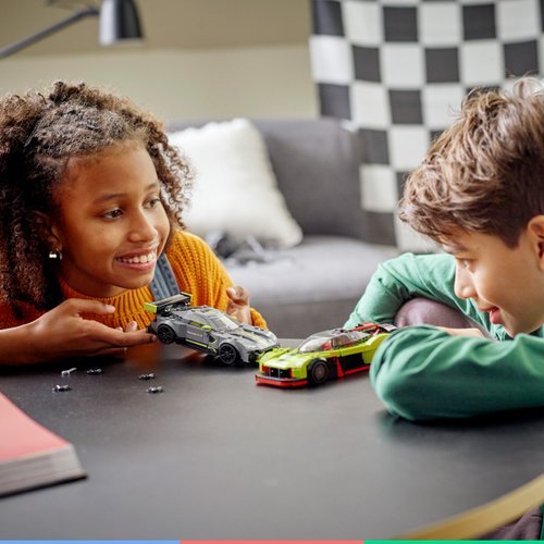 Brinquedo Lego Carros de Corrida Speed Champions Aston Martin Para Crianças  +9 Anos 592 Pçs