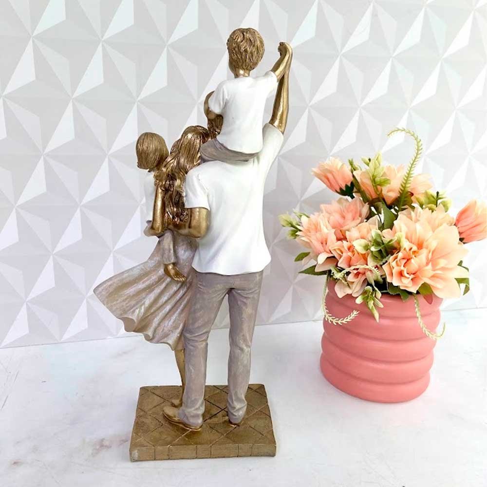 Escultura Família Decorativa em Resina Casal e Dois Filhos Mabruk - 3