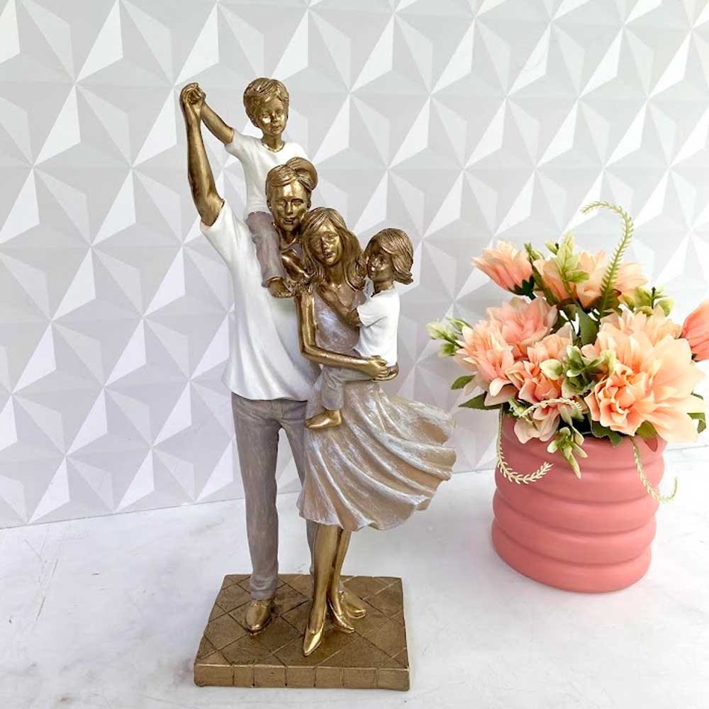 Escultura Família Decorativa em Resina Casal e Dois Filhos Mabruk - 2