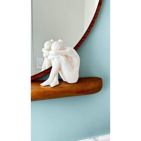 Escultura Decorativa Figura Feminina Minimalista