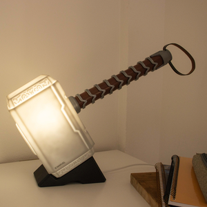Luminária Martelo Thor 3d Marvel Bivolt Led