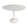 Mesa de Jantar Saarinen Tulipa Redonda - 107 Cm - Laca Acetinada Branca com Vidro - 1