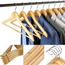 Ver imagem 2 de Kit 6 Cabides de Madeira com Verniz – Sofisticação e Durabilidade