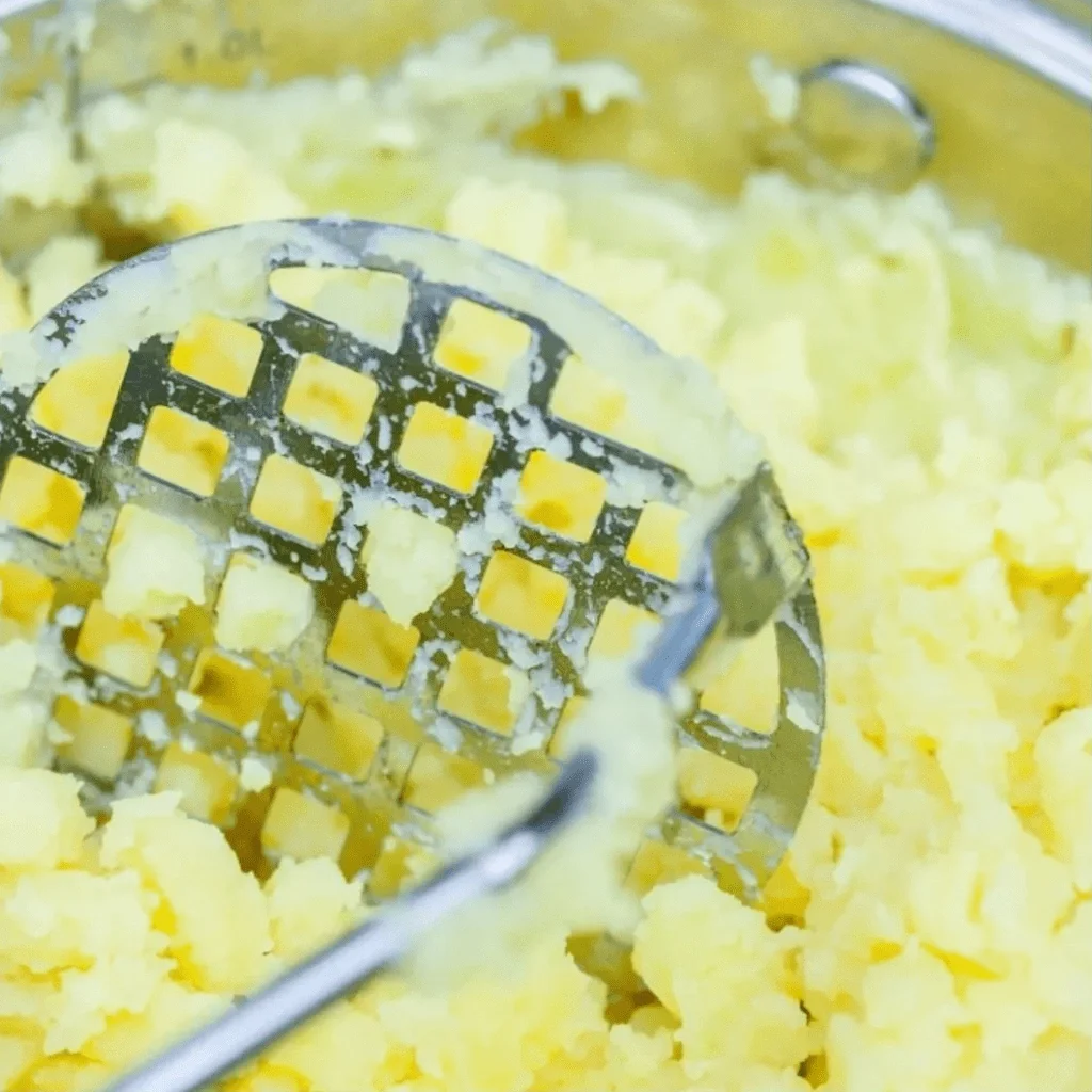 Ver imagem 6 de Amassador de Batata Legumes Feijão Inox Igual Rita Lobo