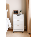 Ver imagem 6 de Mesa de Cabeceira Branca 40cm 3 Gavetas Mdf Quarto Gaveteiro Puxador Preto - com Rodinhas Já Montado