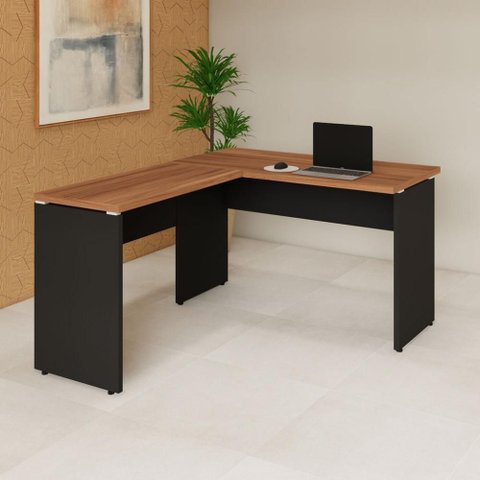 Mesa Escrivaninha 135cm em L Tampo 30mm Pés Painel F5 Office Cor:Nogal com Preto