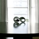 Ver imagem 4 de Escultura Decorativa de Mesa em Cerâmica Infinito Horizontal Verde Lúpulo