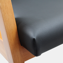 Ver mais imagens de Poltrona para Sala Denver Cor Mel Estofado Corano Preto