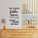 Ver imagem 4 de Adesivo Decorativo Parede Frase Aqui Reunimos Nossa Família e Amigos Porta Hall Entrada Kanto Store 