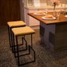 Kit 4 Banquetas Altas Estofadas Para Cozinha Americana Ilha Bancada Balcão Bistrô Luxo Bari - 2