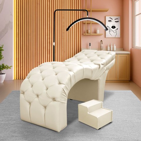 Maca Luxo em Courino Bege Capitone para Clinica de Estética Bz Home Decor