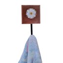 Ver imagem 5 de Kit Banheiro 3 Peças Toalheiro Cabideiro Porta Papel Papel com Flores Coloridas Cor Branco
