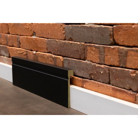 Rodapé de Sobrepor Preto com Friso 12cm 7,36m MDF