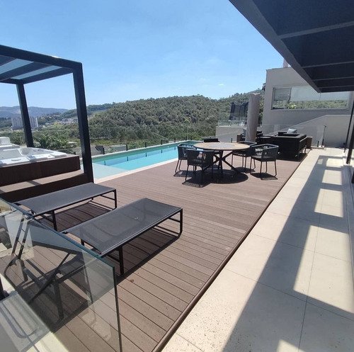 Piso para Piscina Deck Cx. 5 Peças de 3 Metros (1,5m2):marrom