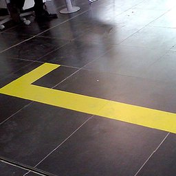 Fita Adesiva para Demarcação de Solo Amarela 100mmX30m 8520 Nit - 2