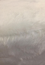 Ver imagem 2 de Puff Pé Palito Quadrado Não É Segredo Astracan Pelúcia Branco Pés Marrom 40x45