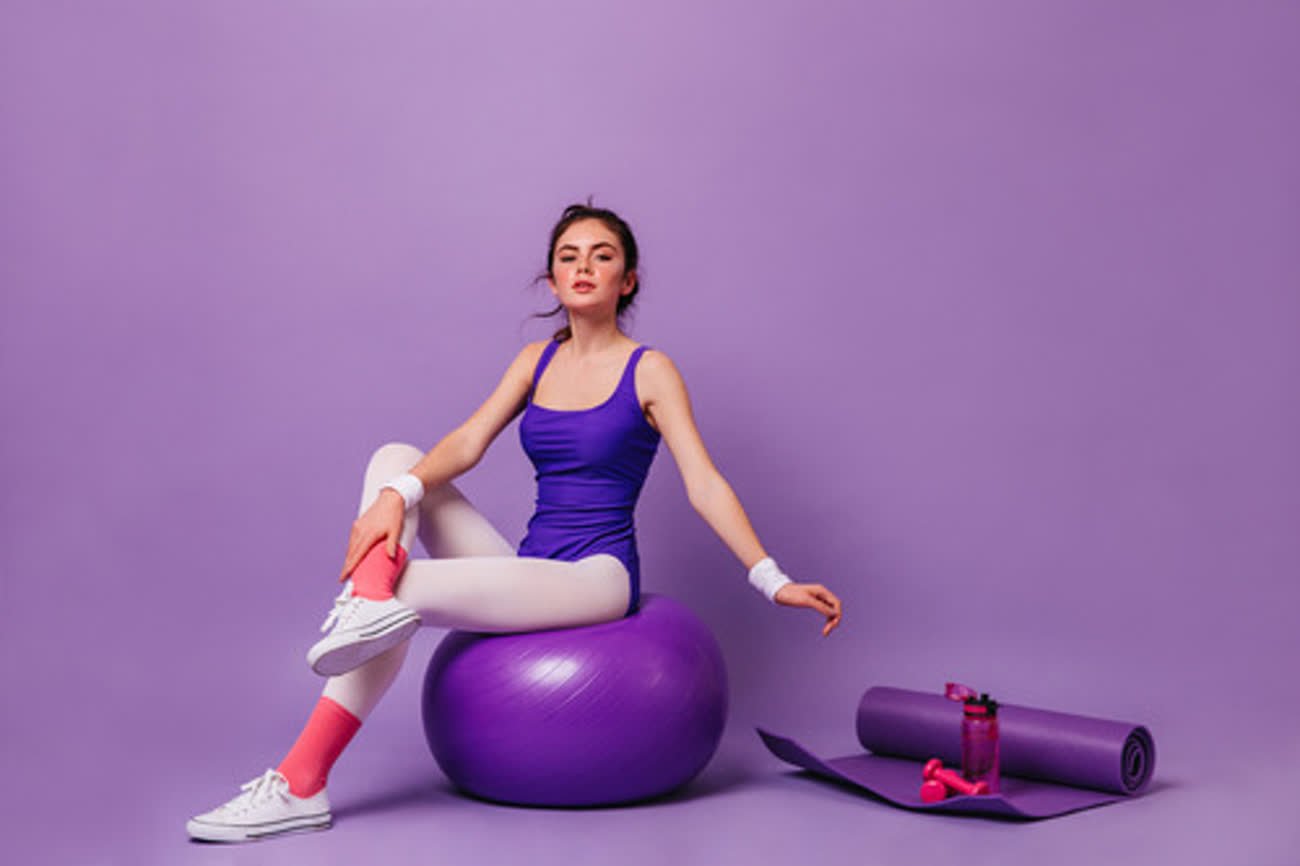 Bola Pilates 55cm com Bomba Cor Roxo - 3