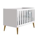Ver imagem 1 de Berço Mini Cama Theo Retrô Branco Fosco com Pés Amadeirado - Reller Móveis