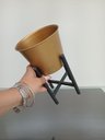 Ver imagem 2 de Octave Cachepô 25x15x15cm Metal Dourado com Suporte