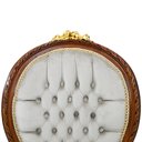 Ver imagem 4 de Cadeiras Classico Medalhão Madeira Marrom Tecido Creme Entalhes Luxo