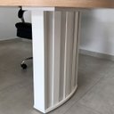 Ver mais imagens de Mesa para Escritório com Tampo Curvado e Pés Ripados Carvalho/Branco