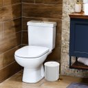 Ver mais imagens de Assento Vaso Sanitário Almofadado Slim Branco + Lixeira Branca 6l Redondo com Tampa
