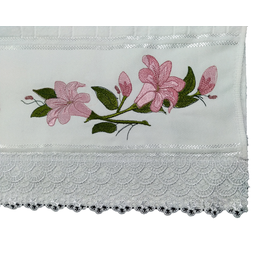Toalha de Banho Bordada. Estampa: Lírios. Cor Branco. Dohler Artesanalle - 2