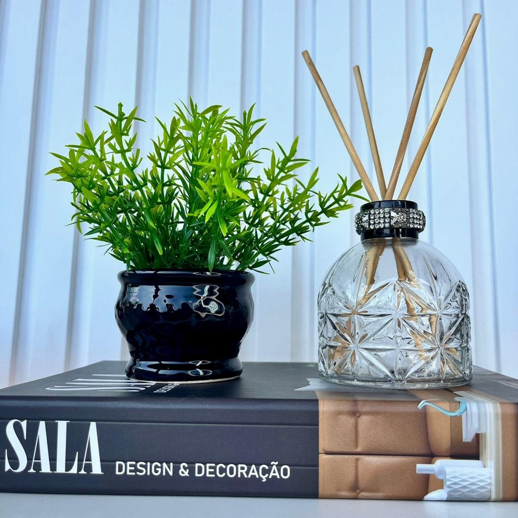 Decoração sala livro fake + vaso preto + difusor de vidro - 3