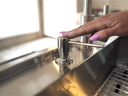 Ver imagem 5 de Dispenser Dosador Exclusive para Bancada 500ml em Aço Inox Polido