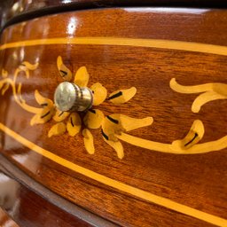Mesa Auxiliar Meia Lua Clássica com 3 gavetas 79x63x28cm - Toque de Requinte para sua Sala - Refina  - 6