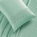 Ver imagem 4 de Kit Cobre Leito Colcha Bouclê Casal Padrão Laise Bordada Micropercal 200 Fios 3 Peças - Verde Salvia