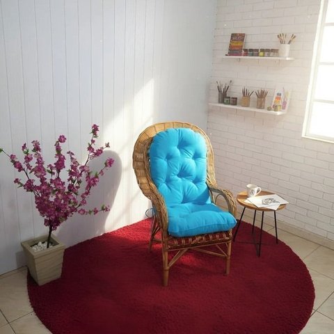 Cadeira de Modelo Pavão com Almofada