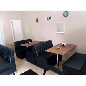 Kit com 2 Poltronas Booth Preto e 1 Mesa 1.50m Sku_235