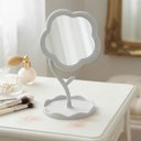 Ver imagem 2 de Espelho de Mesa Flor com Base Porta-Jóias 18x10cm – Praticidade e Charme para o Seu Espaço:Branco