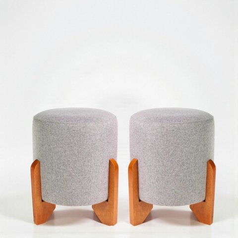 Kit 02 Puff Piave Decorativo Tecido Linho Banqueta Redondo Pés de Madeira Maciça