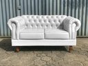 Ver imagem 3 de Sofá 2 Lugares Com 2 Poltronas Chesterfield Capitonê Dom Pedro - Couríssimo Branco