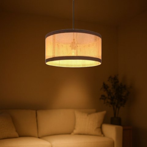 Lustre Pendente Manhattan em Palha Indiana e Couco Sintético:preto